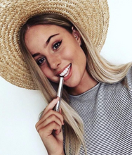 Load image into Gallery viewer, Flawless Teeth Whitening Pen