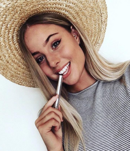 Flawless Teeth Whitening Pen